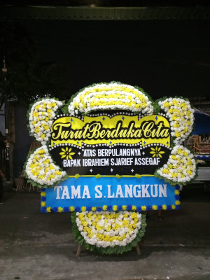Papan Bunga Duka di Rimba Sekampung